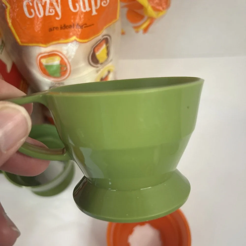 1970's SOLO COZY Cups 6 Plastic Cold/Hot Holders With Inserts Read